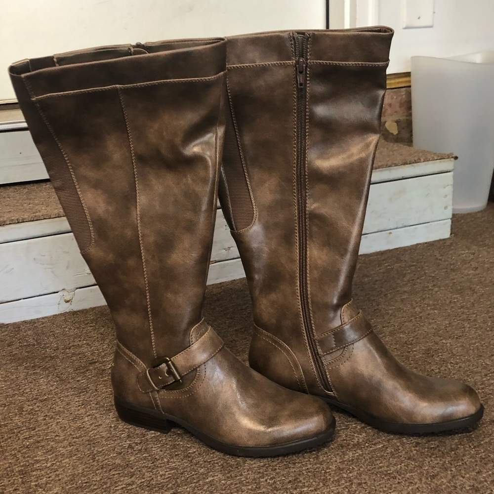 Riding boots